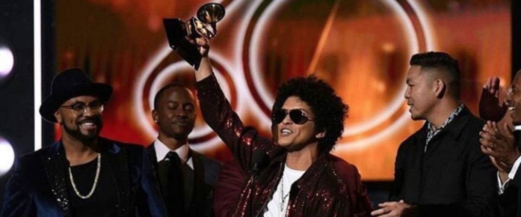 Bruno Mars vincitore di ben 6 statuette ai Grammy 2018