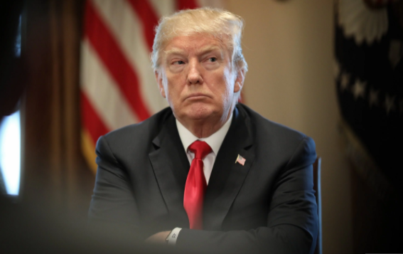Donald Trump non cede sui dazi 