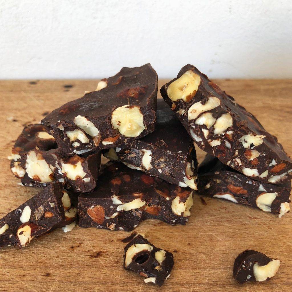 Cioccolato con nocciole