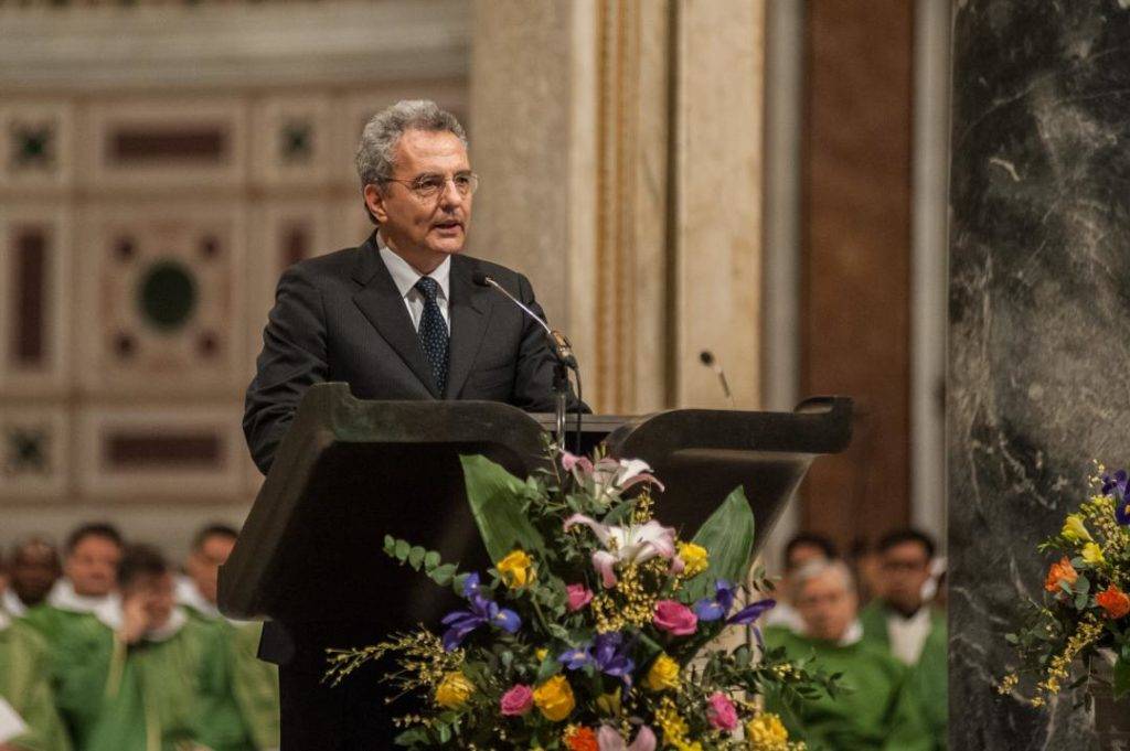 Marco Impagliazzo, presidente della Comunità di Sant'Egidio dà il suo saluto alle persone che festeggiano i 51 anni della Comunità