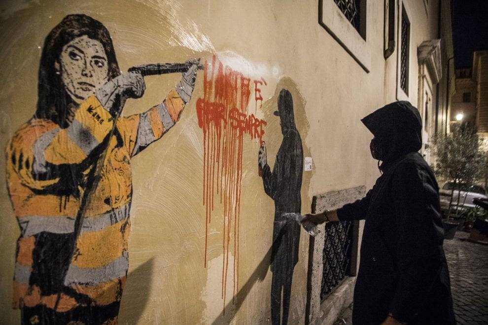arte, street art, street artist, tvboy, politica, di maio, salvini, conte, murales, roma