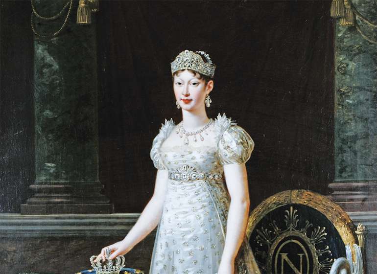 Maria Luigia d'Asburgo è ritratta in piedi vicino ad un trono che riporta la N di Napoleone, suo marito. Porta una corona e regge la corona imperiale in una mano. La sua veste è bianca e colma di gioielli.