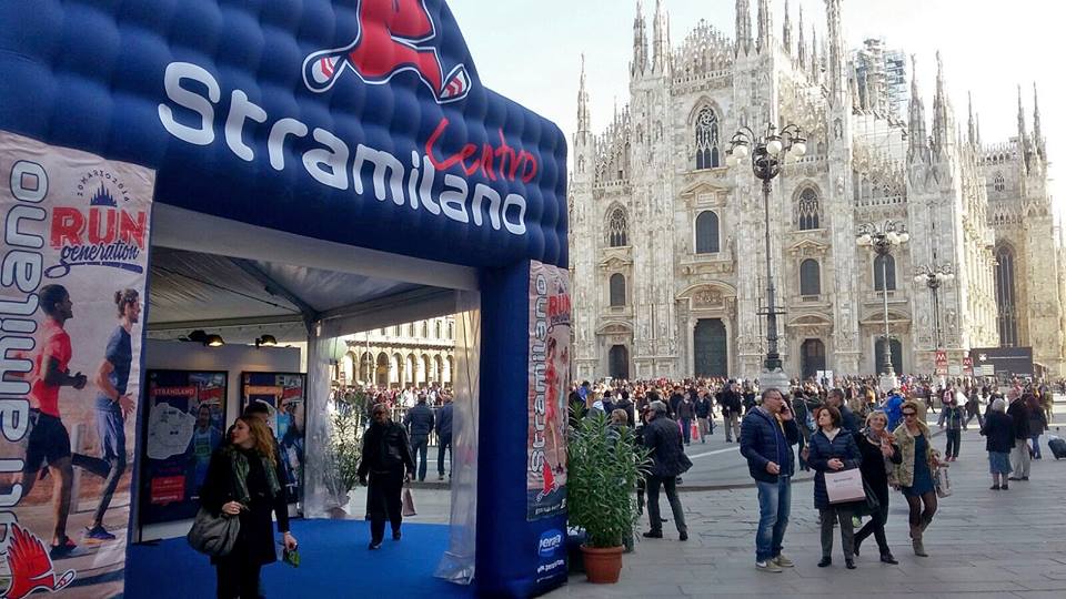 “Stand della manifestazione al Duomo – Photo Credit: www.diredonna.it”

Stramilano
