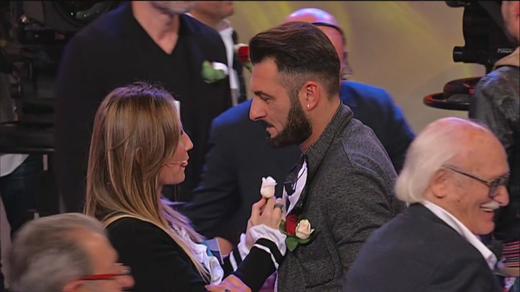 “Ursula dà una seconda change a Sossio – Photo Credit: www.superguidatv.it”

sossio aruta e ursula bennardo