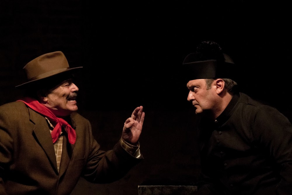 A TEATRO, AL RASI, LUIGI DADINA E GIANNI PARMIANI IN SALUTI DA BRESCELLO (C) SARA COLCIAGO