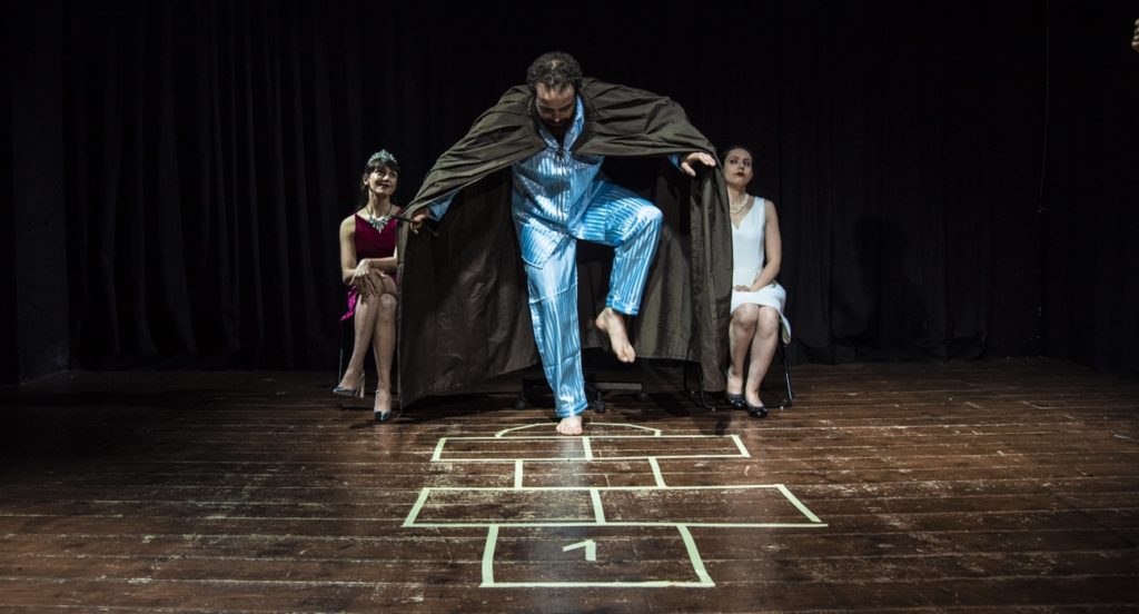 A TEATRO, "IL TEMPO NON ESISTE "(C) TEATRO STABILE