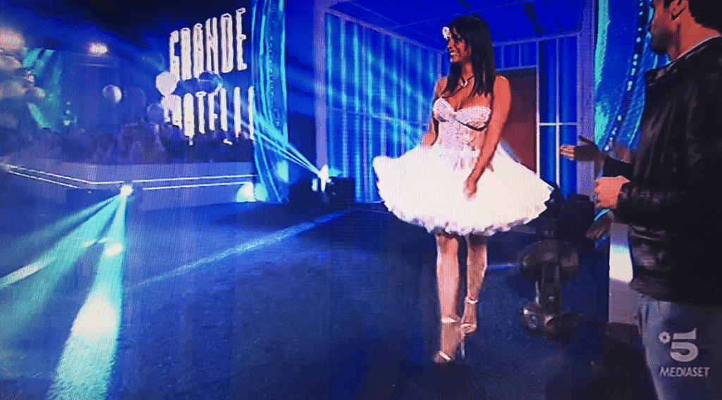 "L'uscita di Francesca De André - Photo Credit: www.grandefratello.mediaset.it”
la finale