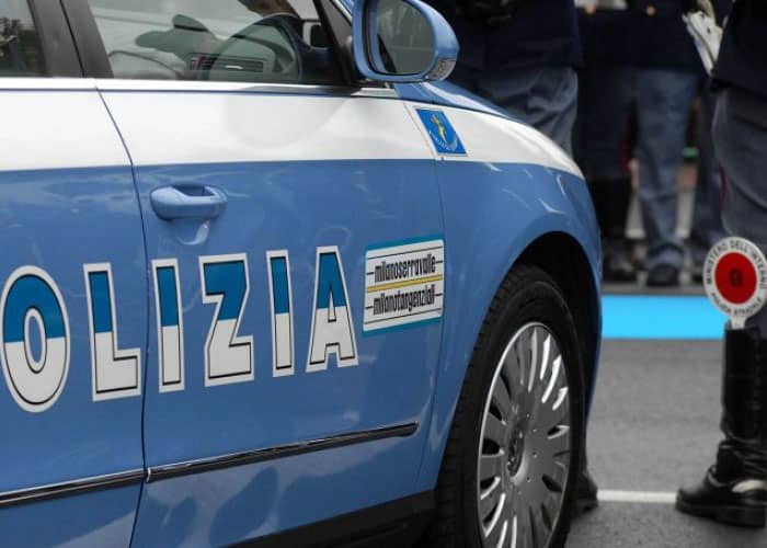 Bambina picchiata e maltrattata da tempo a Milano. Arrestati i genitori