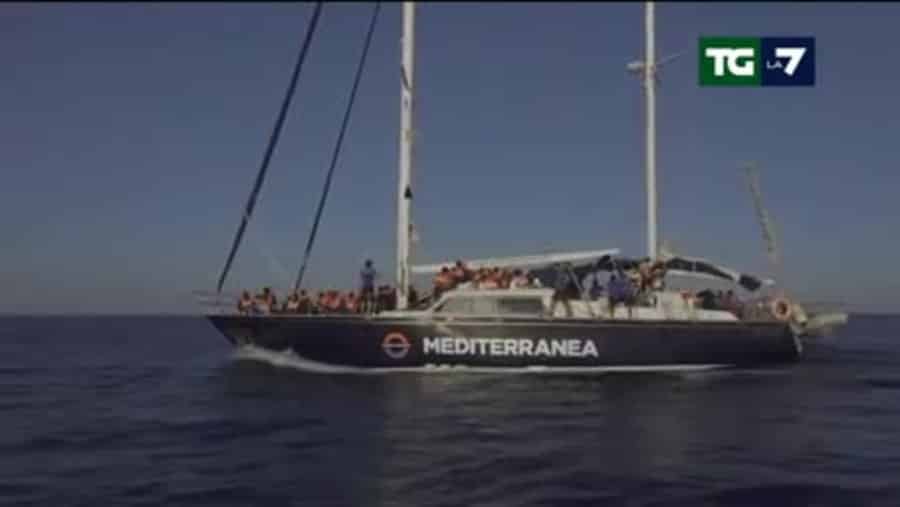 niente Malta e niente Italia per i migranti di Alex Mediterranea.