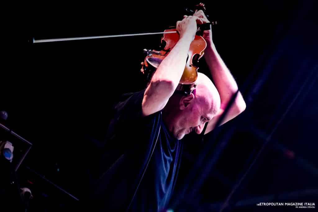 Lucio Fabbri, violinista della Pfm live Anzio 17.08.19 Ph © Andrea Stevoli