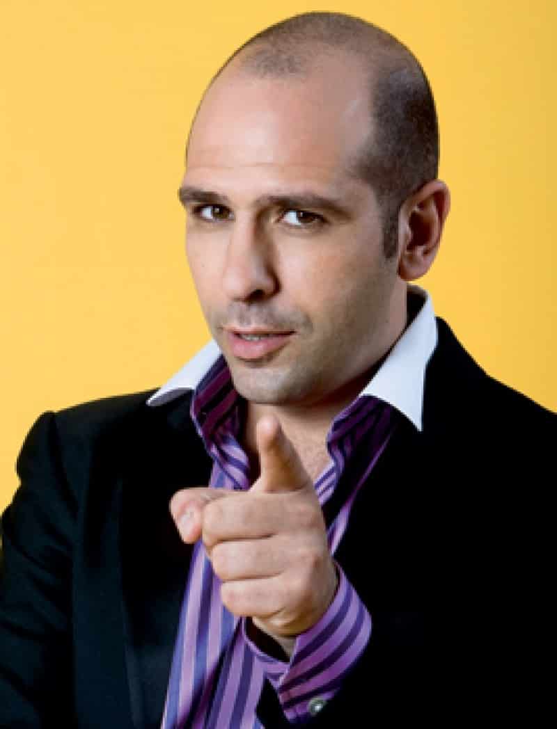 Sanremo 2022, Checco Zalone accusato di transfobia dalla comunità Lgbt Checco zalone