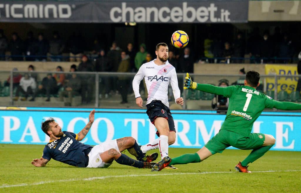 Verona- bologna nel loro ultimo confronto in Serie A.