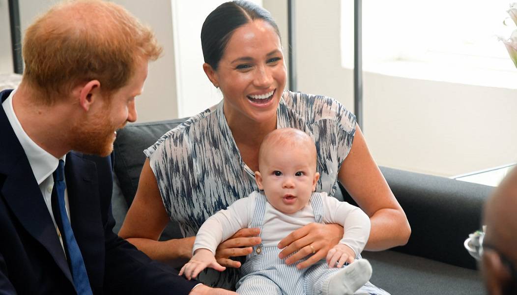 Archie fa impazzire i social: prima uscita del royal baby di Harry e Meghan Archie
