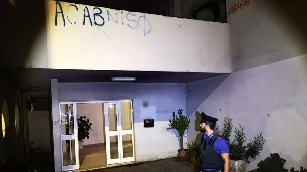 Primavalle, maxi operazione antidroga: 33 arresti Carabinieri durante il blitz a Primavalle (Photo Credit: Roma Today)