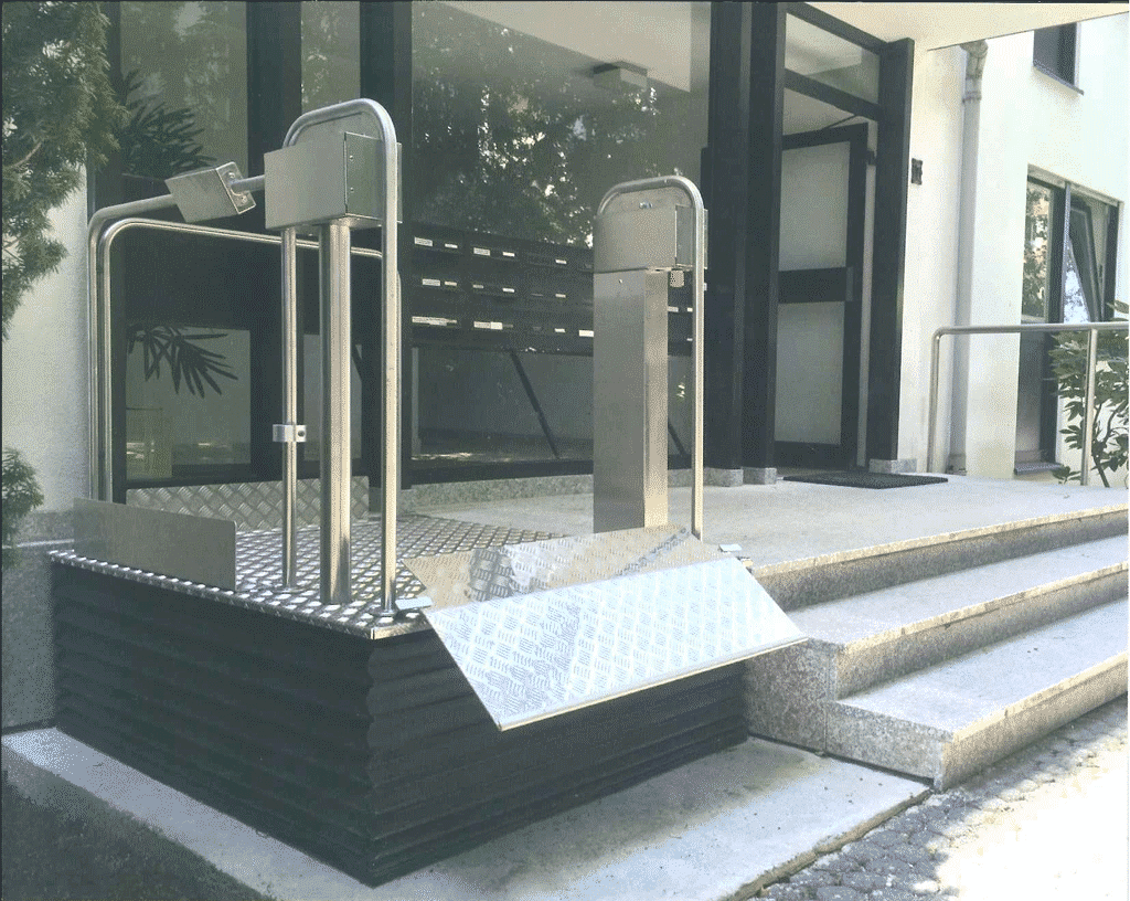 Soluzioni per la mobilità di anziani e disabili Montascale per disabili ef anziani Photo credits Centaurus