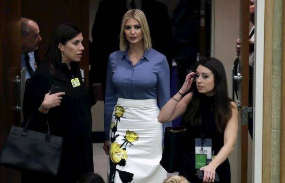 Lo scandalo dei capezzoli colpisce ancora, questa volta la vittima è Ivanka Trump