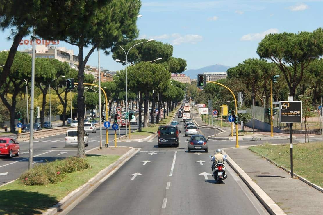 Roma: incidente stradale sulla Colombo, morto 21enne