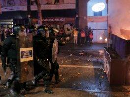 Barcellona: trentacinque feriti negli scontri avvenuti venerdì