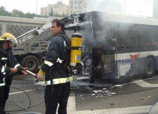 Incidente sulla Cassia: bus finito contro un albero causa 60 feriti