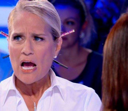 Heather Parisi a “Verissimo”, la bulimia e le forti dichiarazioni a Lorella Cuccarini heather parisi