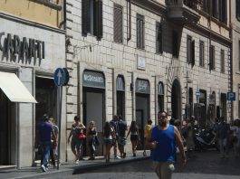 Sciopero McDonald’s a Roma, dipendenti costretti a mangiare i menù Sciopero McDonalds