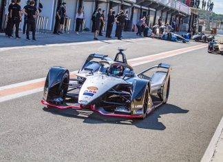 Nissan in Formula E, tra scadenze e difficoltà Nissan Formula E