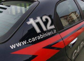 Roma, incidente su Via Cassia: auto si scontra contro un pilone