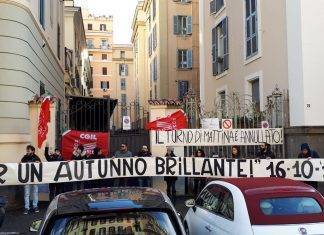 Juwelo: licenziamento collettivo, intervistati i dipendenti Juwelo sciopero