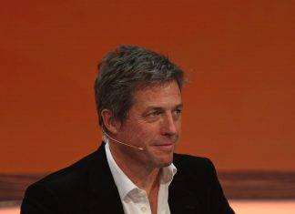 Hugh Grant dice no alla Brexit con una campagna porta a porta Hugh Grant