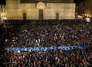 Le sardine si preparano a invadere Piazza San Giovanni Sardine a Roma
