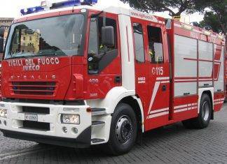 Incendio a Mostacciano: bus Atac avvolto dalle fiamme
