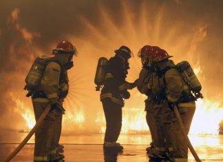 Firenze, esplosione in via D’Annunzio: incendio in un distributore di benzina