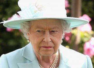 La Regina frena l’addio di Harry e Meghan: “situazione complicata”