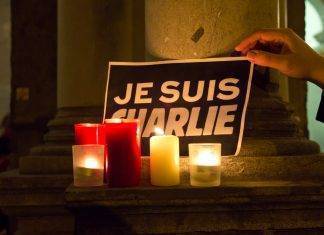 Charlie Hebdo, pubblica nuove vignette dissacranti sul regime iraniano: “Pagheranno con la morte” charlie hebdo, fonte it.m.wikipedia.org