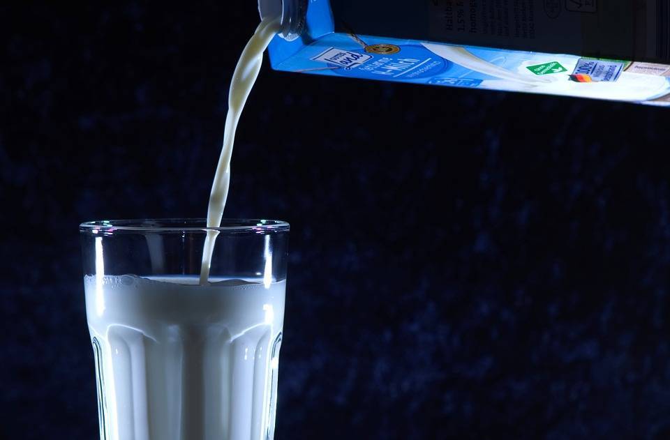 Ritrovati farmaci nel latte italiano usati negli allevamenti