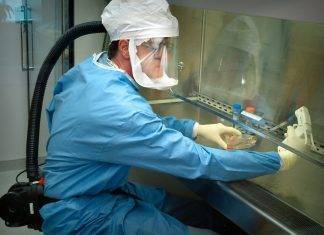 Fuga di batteri da laboratorio: 3000 persone ammalate