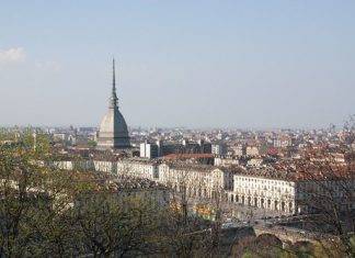 Coronavirus, Piemonte: le scuole chiedono la riapertura
