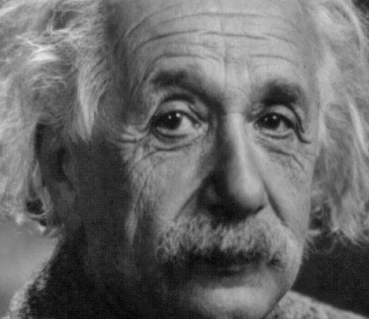 Albert Einstein : per quale scoperta vinse il Nobel per la Fisica 1921? Albert Einstein - immagine web