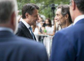 Coronavirus, Fontana sente Conte: richieste misure più rigide Fontana chiede nuove misure a Conte