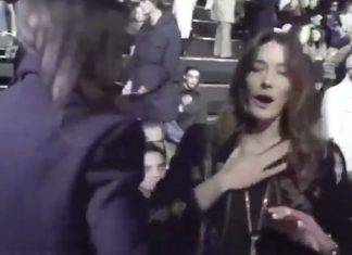 Carla Bruni finge una crisi respiratoria, scatta la polemica