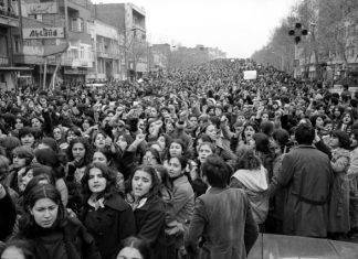 Donne, 1979: l’ultimo giorno senza velo in Iran