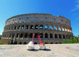 Coronavirus, in arrivo il decreto che invita a non scambiarci neanche una stretta di mano