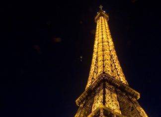 Coronavirus: anche la Francia verso la chiusura totale