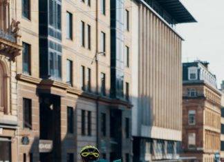 Coronavirus, ecco come stanno lavorando i rider di Deliveroo