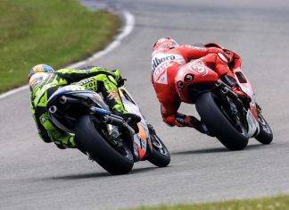 Max Biaggi torna sulla rivalità con Valentino Rossi: “Che bella storia…” motogp vintage valentino rossi e max biaggi