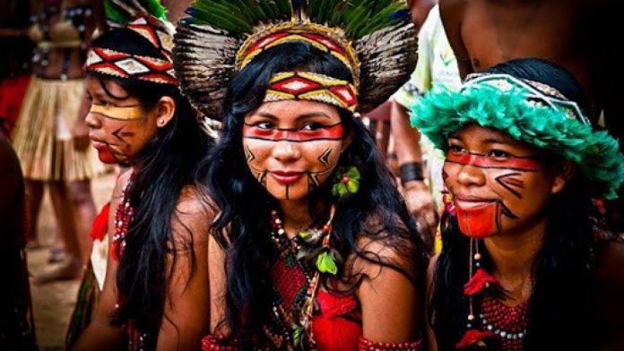indigeni Amazzonia