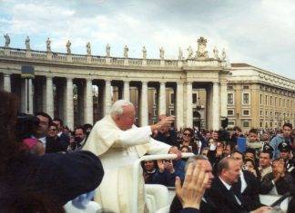 Wojtyla quindici anni dopo: Karol, un Papa rimasto uomo Papa Giovanni Paolo II durante il Giubileo del 2000