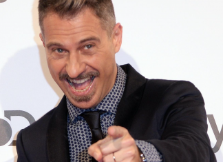 Gabriele Corsi annuncia la nuova serie “Deal with it”
