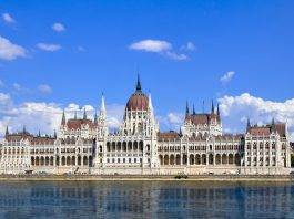 Ungheria, la guerra di Orbán contro i transgender