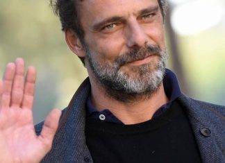 Alessandro Preziosi, da “Beato tra le donne” a Van Gogh Alessandro Preziosi la fine della storia con l'ex Vittoria Puccini